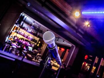 Comerciantes piden hacer públicas las tarifas para negocios que reproducen música grabada o en vivo; buscan evitar extorsiones