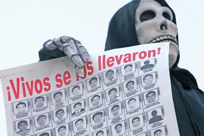Juez dicta libertad a 4 del expediente Ayotzinapa