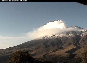 Popocatépetl Volcano spews 72 low-intensity exhalations