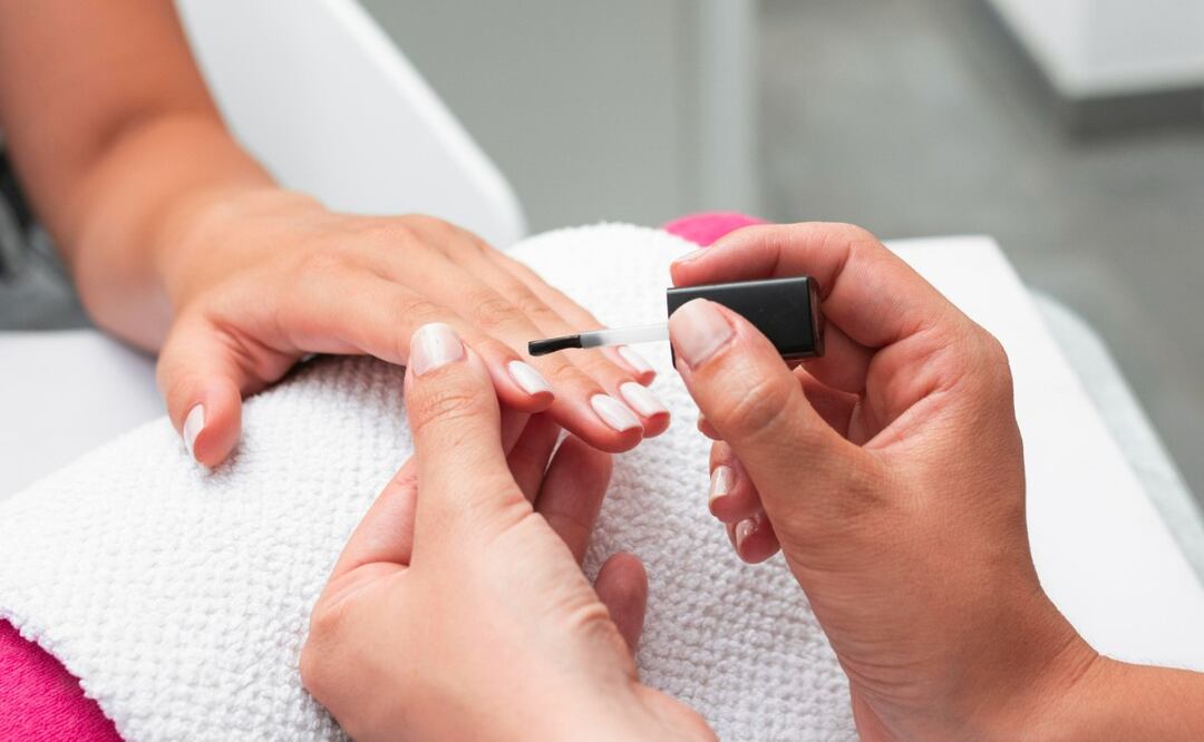 Estas son las personas que no deben aplicarse gelish en las uñas. Foto: Freepik