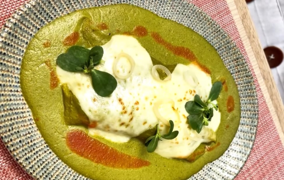 Las crepas de huitlacoche en Testal destacan por su salsa cremosa de la casa y queso gratinado para resaltar el sabor de la milpa. Foto: Instagram @restaurante_testal