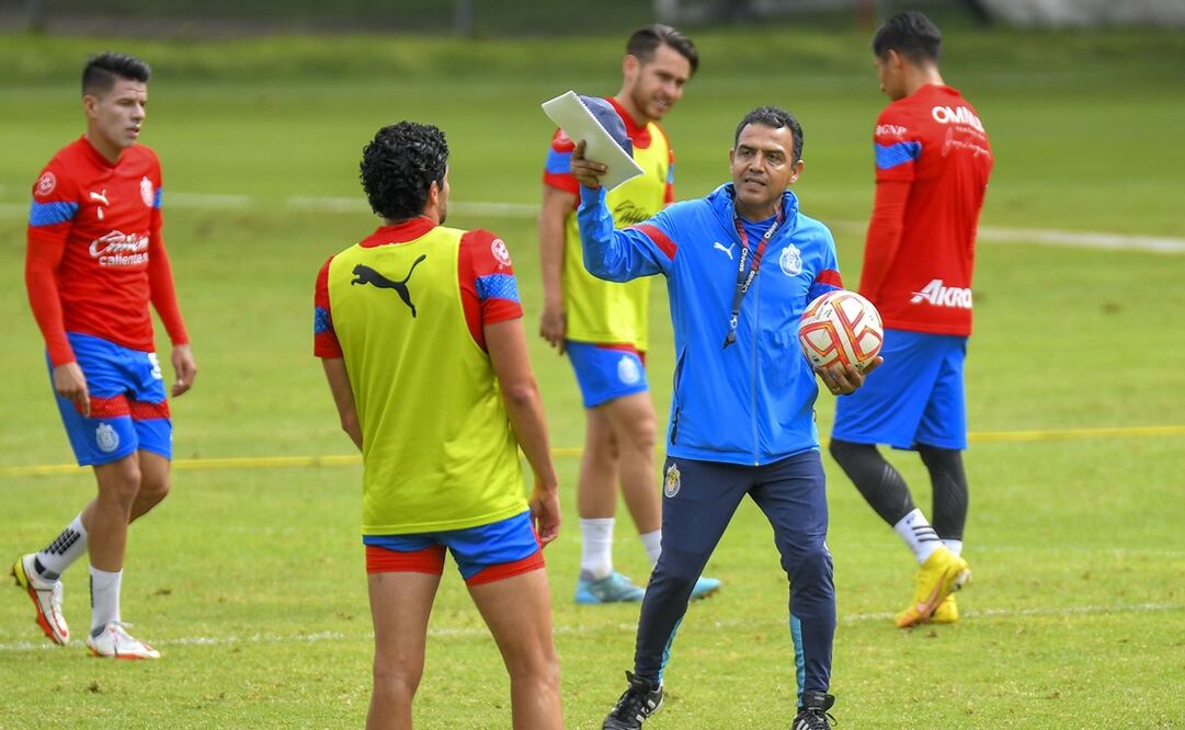 Ricardo Cadena en un entrenamiento con las Chivas - FOTO: Imago7