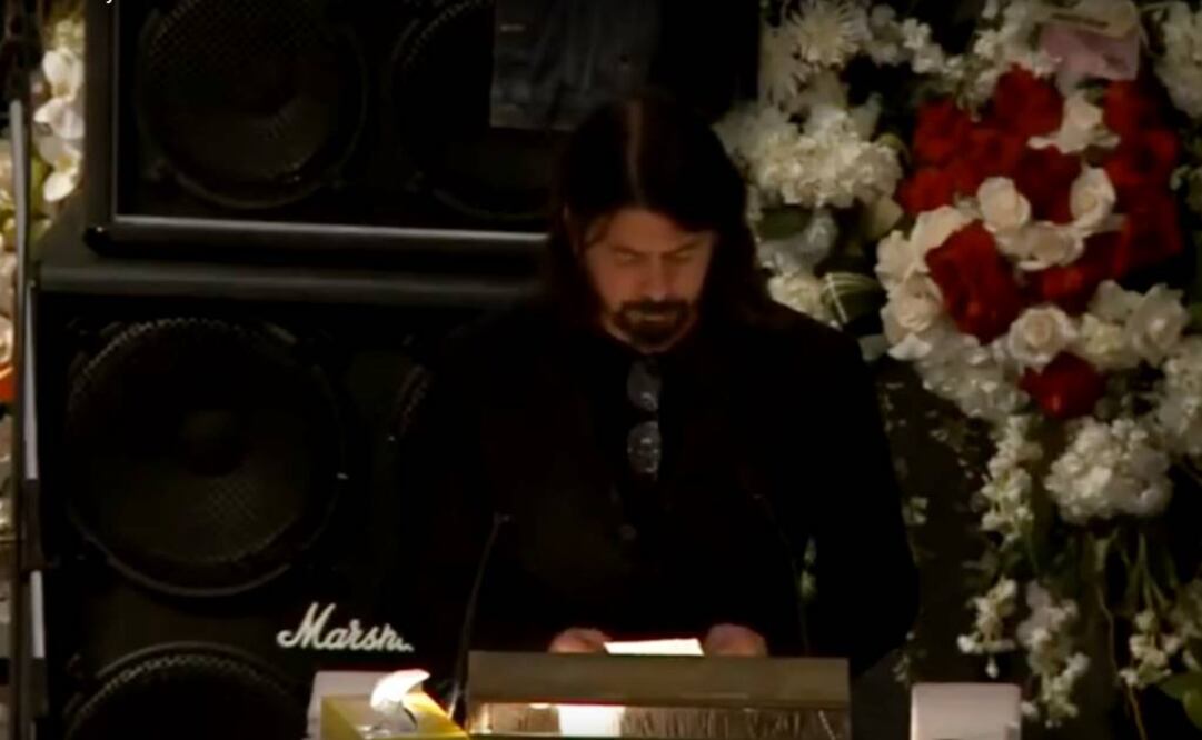 Grohl hizo reír a los asistentes al contar algunas anécdotas sobre Kilmister, pero también lloró y brindó luego de evocarlo. (FOTO: YouTube)