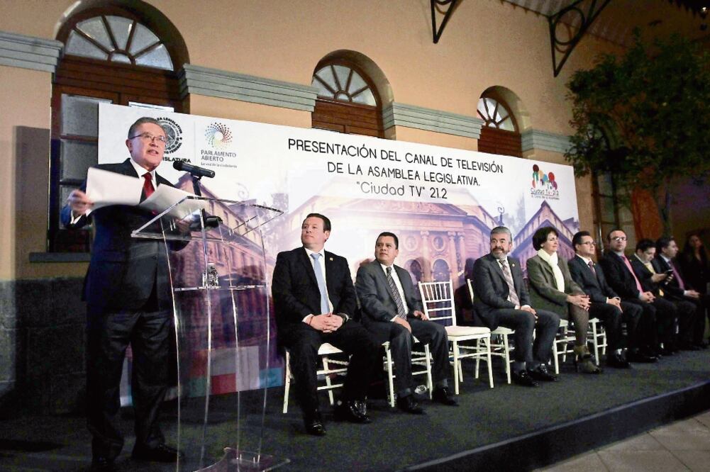 El canal, que inició transmisiones de prueba hace dos meses, ha tenido una audiencia de 15 mil televidentes y usuarios de internet. Las transmisiones se realizan desde instalaciones prestadas por la agencia Detrás de la Noticia (GERMÁN GARCÍA)