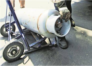 Profeco atiende problema de renovación de cilindros de Gas LP