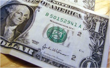 Peso pierde 10 centavos ante el dólar luego del plan de negocios de Pemex