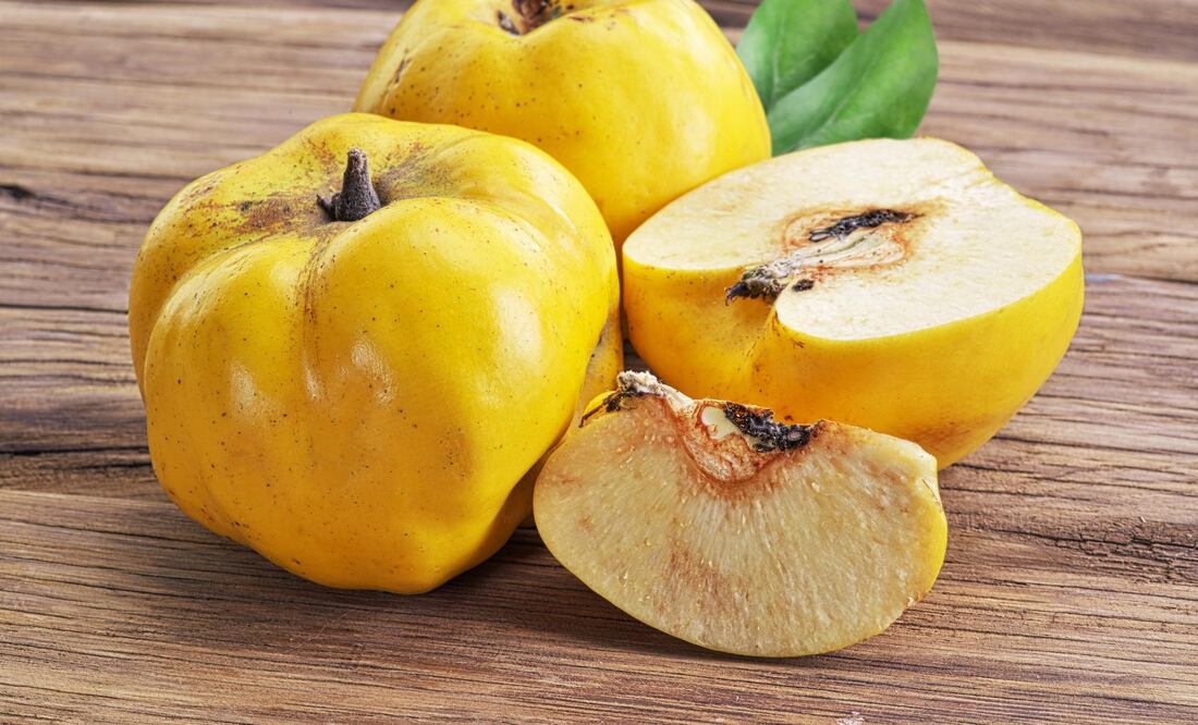 El membrillo puede ser una opción saludable en la dieta de un perro. Fuente: Freepik.