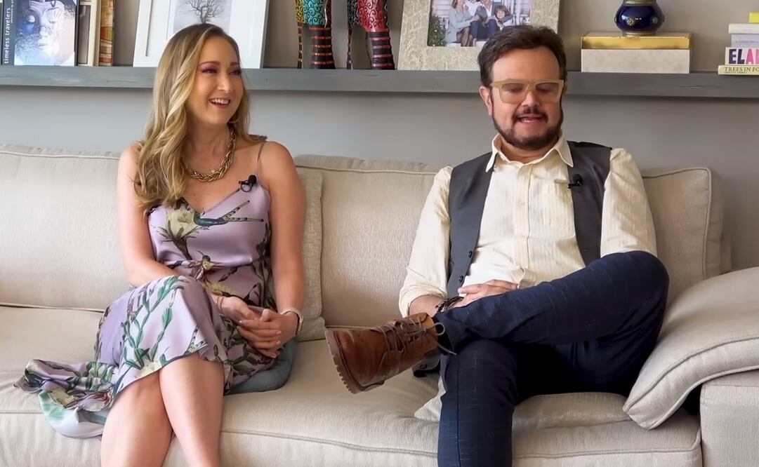 Aleks Syntek explicó cómo fue el primer acercamiento con su esposa Karen. Foto: YouTube. Ingrid Coronado Oficial