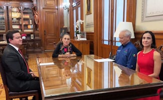 Sheinbaum anuncia que Víctor Rodríguez deja la dirección de Pemex; lo reemplaza Juan Carlos Carpio
