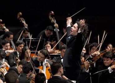 Dudamel obsequia música de Beethoven a Colombia