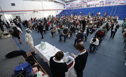 Inicia vacunación contra Covid-19 a adultos mayores en Metepec y Zinacantepec