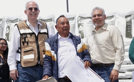 Entregan fertilizantes a 90 mil productores de Michoacán; buscan aumentar producción agrícola