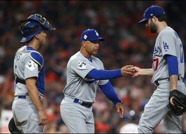 Dodgers alargan a siete juegos la Serie Mundial