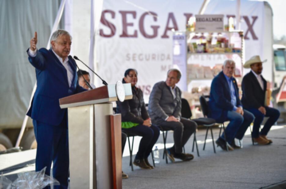 La gira de las rechiflas. Gobernadores enfrentan rechazo durante visita de AMLO en estados