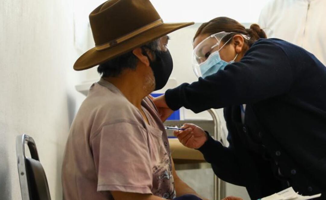 Edomex ha vacunado contra el Covid-19 a más de 450 mil abuelitos y médicos