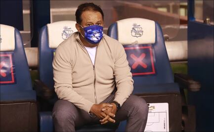 Juan Reynoso se va molesto con el arbitraje