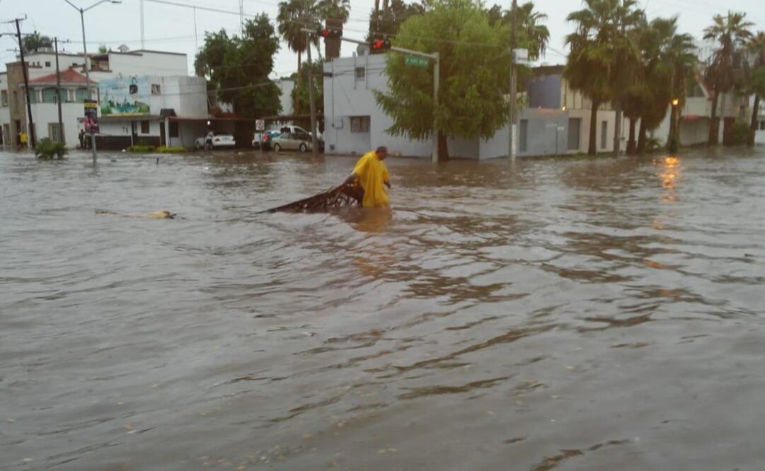 Lluvias provocan inundaciones en Los Mochis (Foto: Especial)