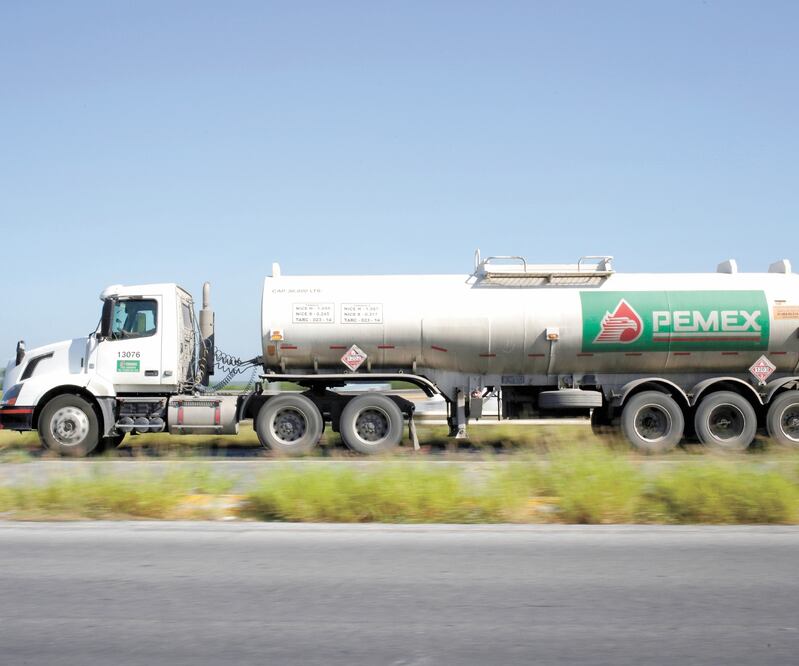 La complicada situación de Pemex y el bajo crecimiento de la economía, son los principales riesgos que enfrenta México, advirtió Fitch. ARCHIVO EL UNIVERSAL