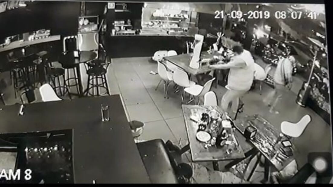 Difunden video del ataque en bar de Uruapan que dejó 4 muertos 