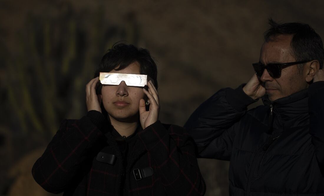 La NASA advirtió que no era seguro mirar directamente al Sol sin protección ocular especializada para la observación del eclipse total solar. Foto: Archivo/ EL UNIVERSAL