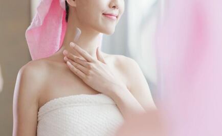 Cómo aclarar la zona del cuello y escote de forma natural 