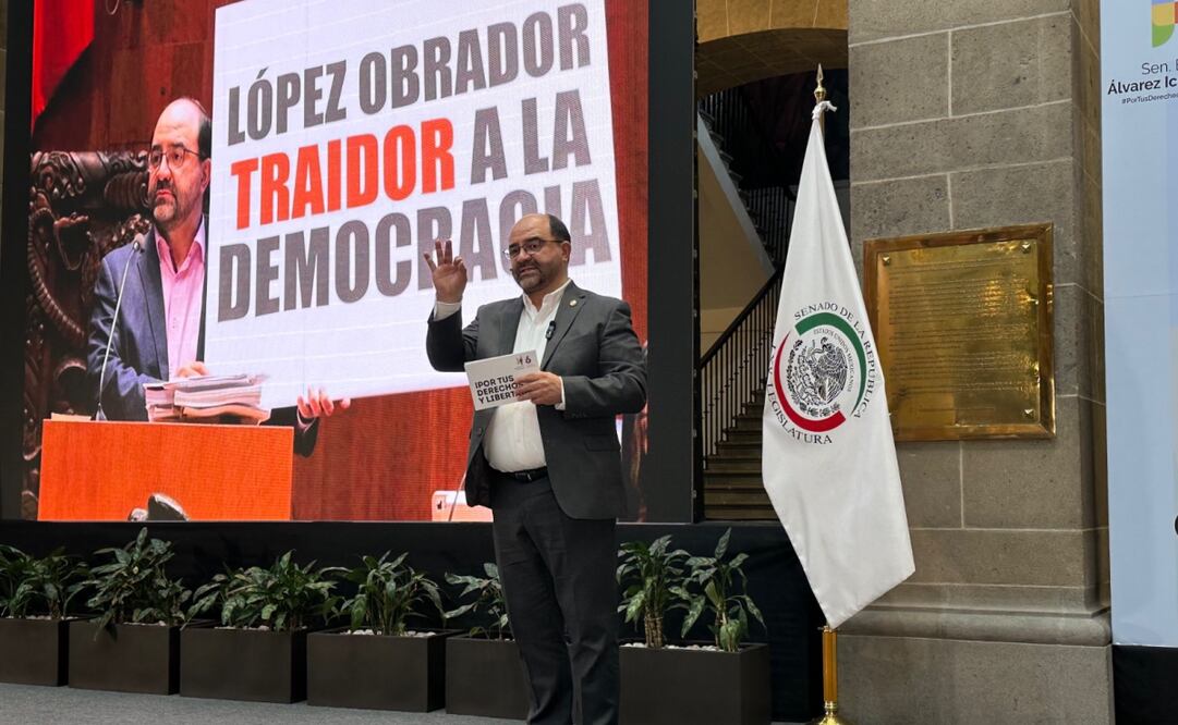 El senador sin partido, Emilio Álvarez Icaza, denunció que López Obrador ha traicionado la democracia del país. Foto: Especiales