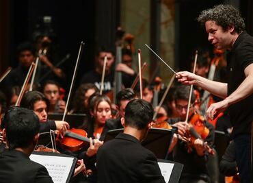 Gustavo Dudamel se reúne con jóvenes músicos en Bellas Artes