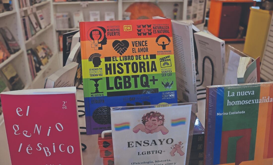 La librería Somos Voces, en la Zona Rosa de la CDMX, es ya un referente de la divulgación y de encuentro; ofrece una gran variedad de libros sobre diversidad sexual. Fotos: Fernanda Rojas. EL UNIVERSAL.