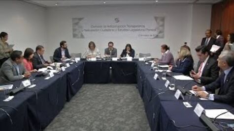 Senado avala en comisiones 'muerte civil' a corruptos