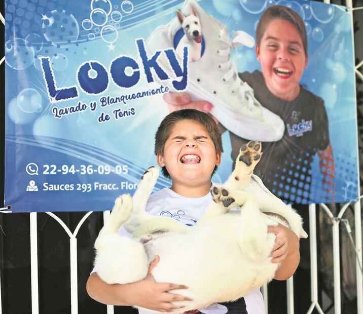 Locky es el motivo de inspiración para Freddy. Su llegada, pero también los gastos que genera el peludo, impulsaron el negocio al que hoy el pequeño de nueve años le dedica tiempo y esmero, Foto: Especial