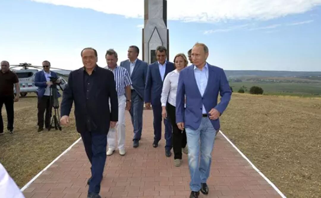 Silvio Berlusconi y Vladimir Putin, en una visita a Crimea. Foto: Zuma Press
