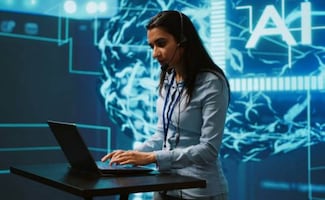 IA puede aumentar desigualdad de género en empleos: Foro Económico Mundial; mujeres, las más afectadas