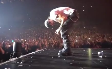 Fans hacen llorar a Enrique Iglesias