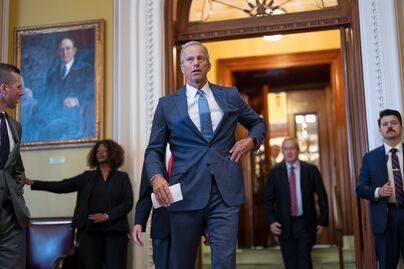 De la expansión del muro fronterizo a gravar las remesas: ¿qué dice el proyecto fiscal que avaló el Senado de EU?