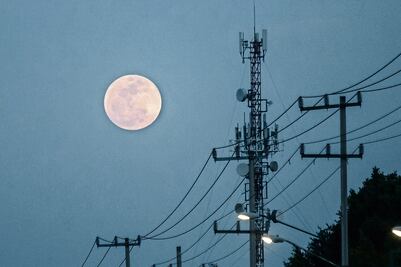 Superluna ilumina primera noche de 2018