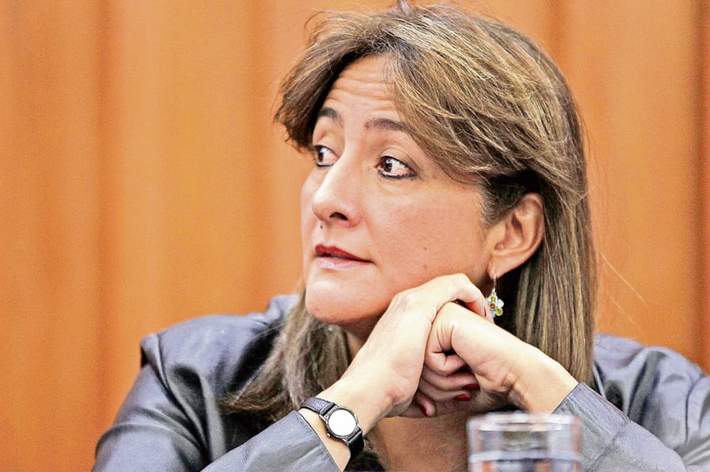 Ángela Buitrago, integrante del GIEI, no es la persona apropiada para investigar la desaparición de los 43 normalistas de Ayotzinapa, asegura el coronel colombiano Alfonso Plazas Vega (ARCHIVO EL UNIVERSAL)