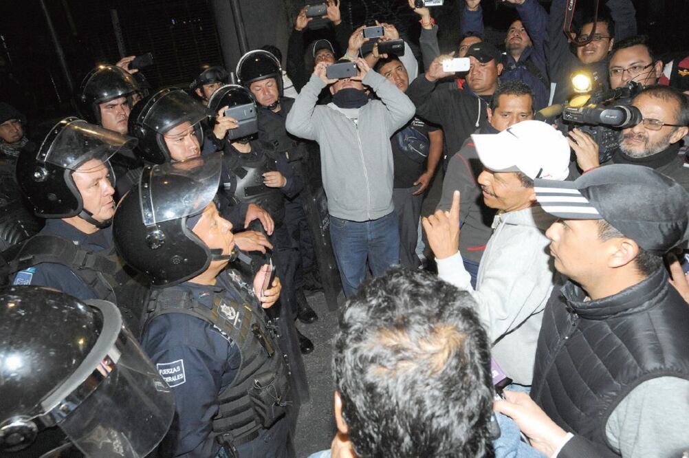 Forman parte de una lista de 24 aprehensiones pendientes por ejecutar contra gente del magisterio (LUIS CARBAYO. CUARTOSCURO)