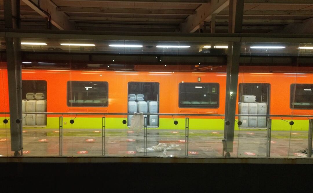 Bideones de agua para simular el peso de pasajeros. Foto: Especial