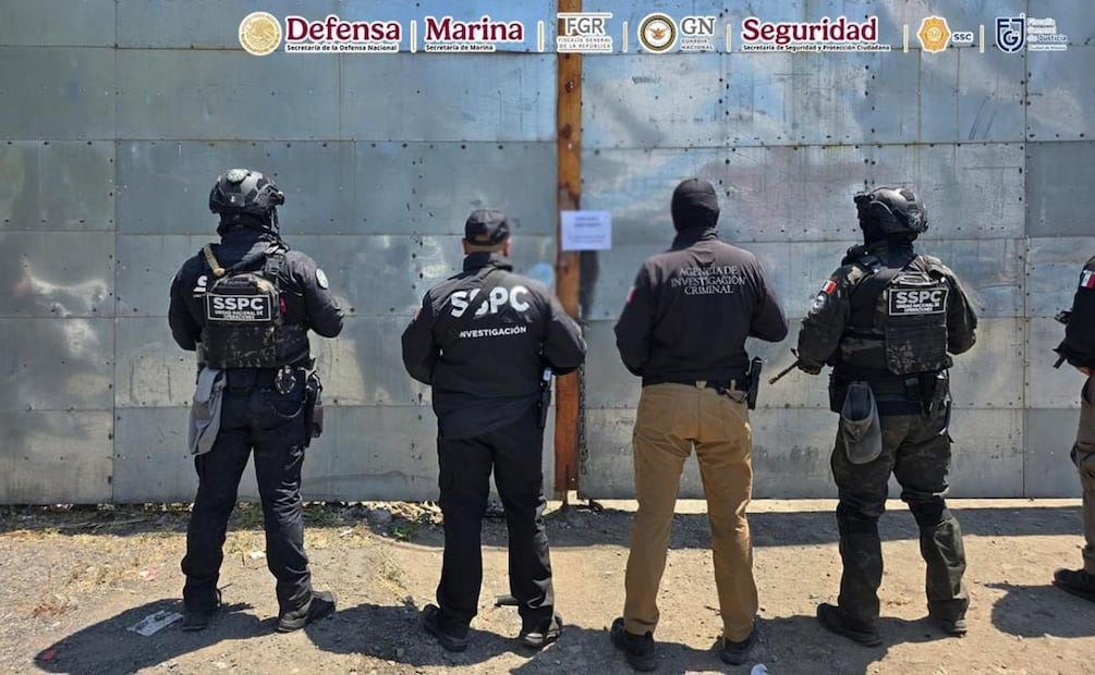 A los detenidos en CDMX y Edomex se les aseguraron vehículos, tractocamiones, 300 kg de marihuana, dosis de droga (26/03/2026). Foto: Especial