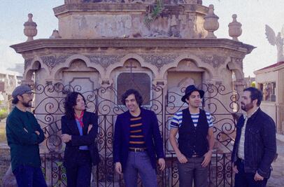 Fortalecen su Enjambre y vuelven al escenario 