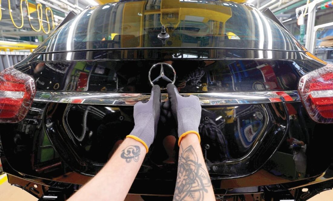 A las automotrices de Asia y Europa les pueden aplicar aranceles de hasta 25%, lo que elevará el costo de las unidades exportadas a EU hasta en 7 mil dólares. (KAI PFAFFENBACH. REUTERS)