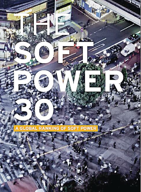 El auge de las redes y la revolución digital han cambiado el panorama internacional, con más actores, plataformas e intereses compitiendo por influencia (ESPECIAL)