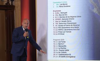 Alistan reconstrucción de carreteras y puentes dañados por lluvias en 2025; "no se nos han olvidado", dice Sheinbaum