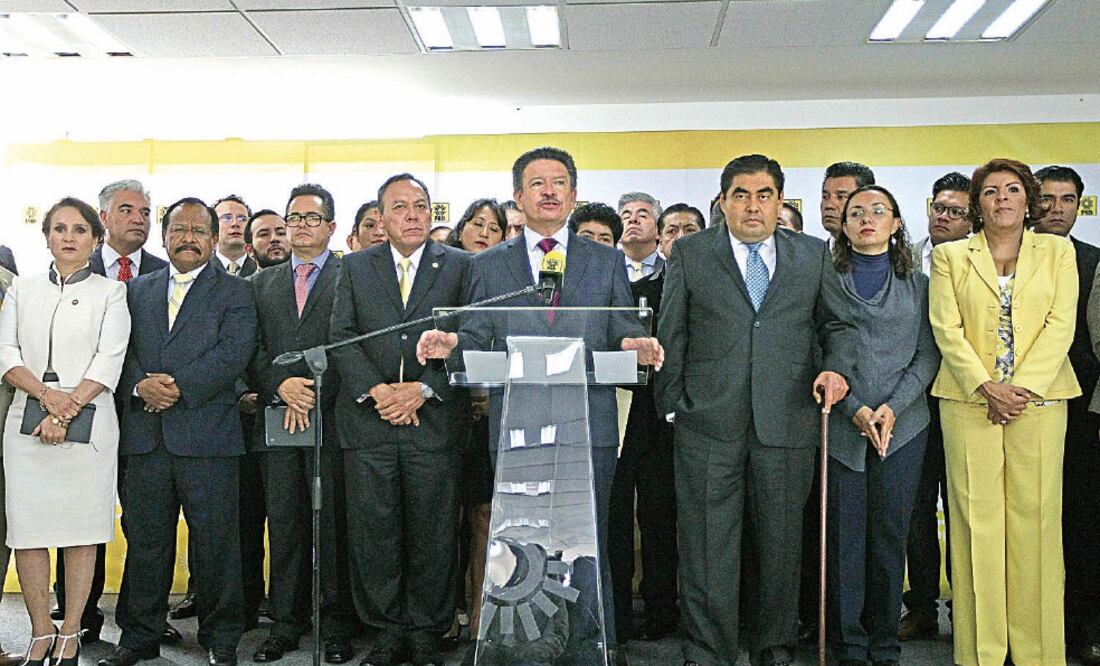 Carlos Navarrete, presidente del PRD, informó que todas las corrientes y la Comisión Organizadora del Congreso Nacional replantearon la ruta del relevo (Foto: Alejandro Acosta / EL UNIVERSAL)