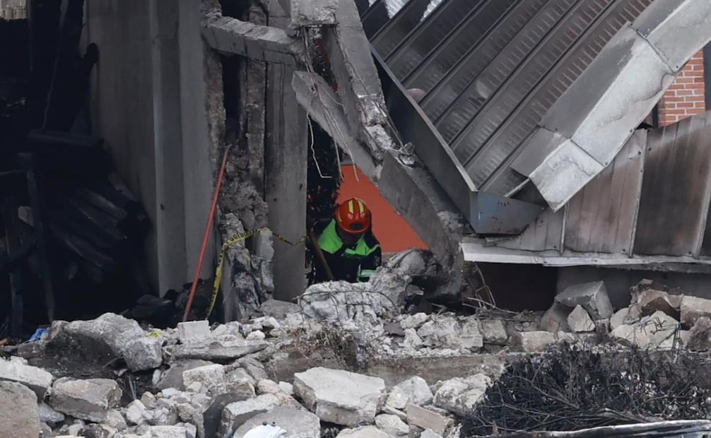 Localizan caja negra del jet privado que se desplomó en Toluca.
Foto: Alejandro Vargas