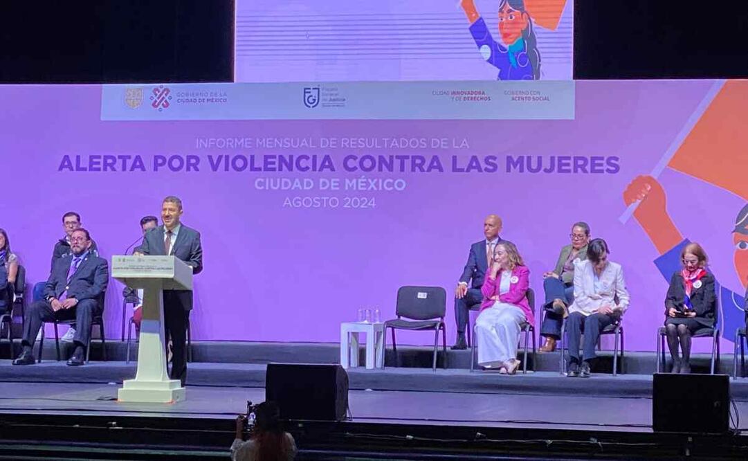 El jefe de Gobierno, Martí Batres destacó las acciones que se han implementado en materia de perspectiva de género. Foto: Alberto Acosta/EL UNIVERSAL