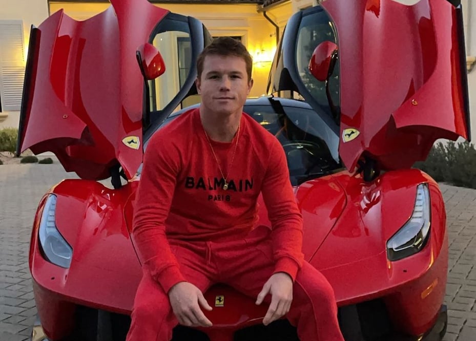 Este Ferrari es el primer auto híbrido en la historia de la marca italiana / Foto: Instagram @canelo