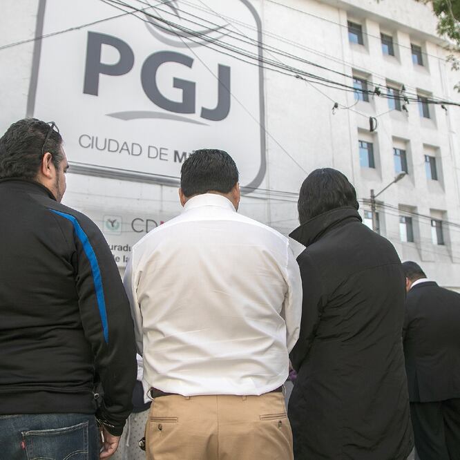 Trabajadores de confianza de la procuraduría acusan que mandos les hicieron firmar “su renuncia voluntaria”. ARCHIVO EL UNIVERSAL