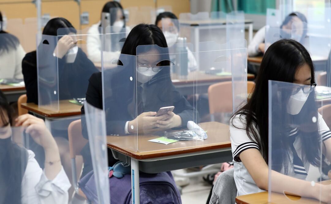 Estudiantes regresan a la escuela en Corea del Sur tras pandemia del Covid-19 (Fotos: EFE Y AFP)