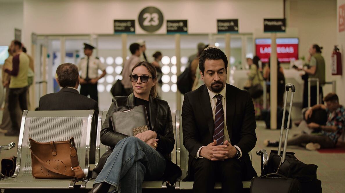 Regina Blandón y Daniel Tovar, en sus personajes de Genaro y Michelle, respectivamente, en escena. Foto: Chava Cartas